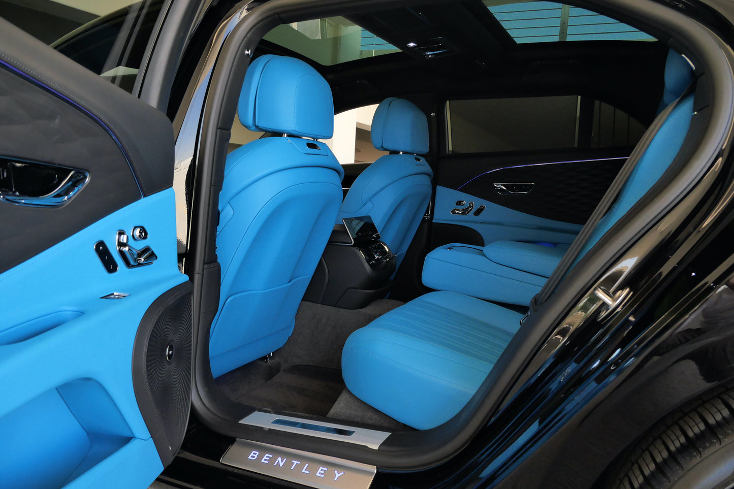 Black Bentley Flying Spur (Exotic Car Rentals In Los Angeles)