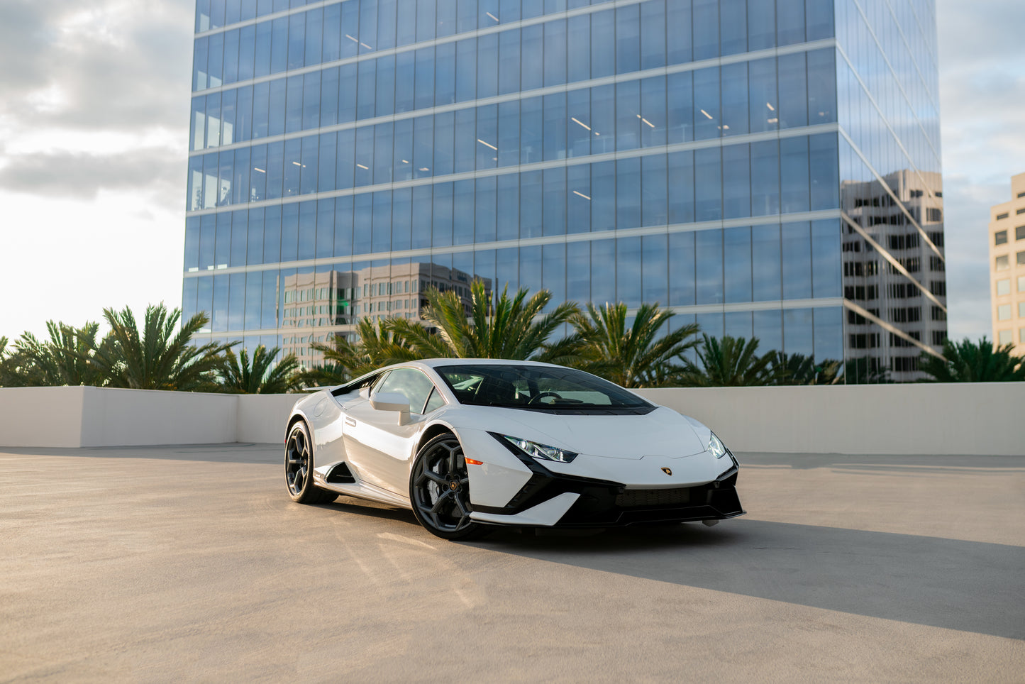 White Lamborghini Huracan Tecnica (Exotic Car Rentals In Los Angeles)